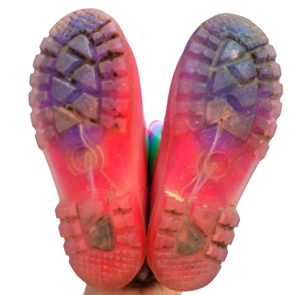 Olive & Eddie Rainbow Rain Boots 🌈 size 13 - Picture 10 of 12